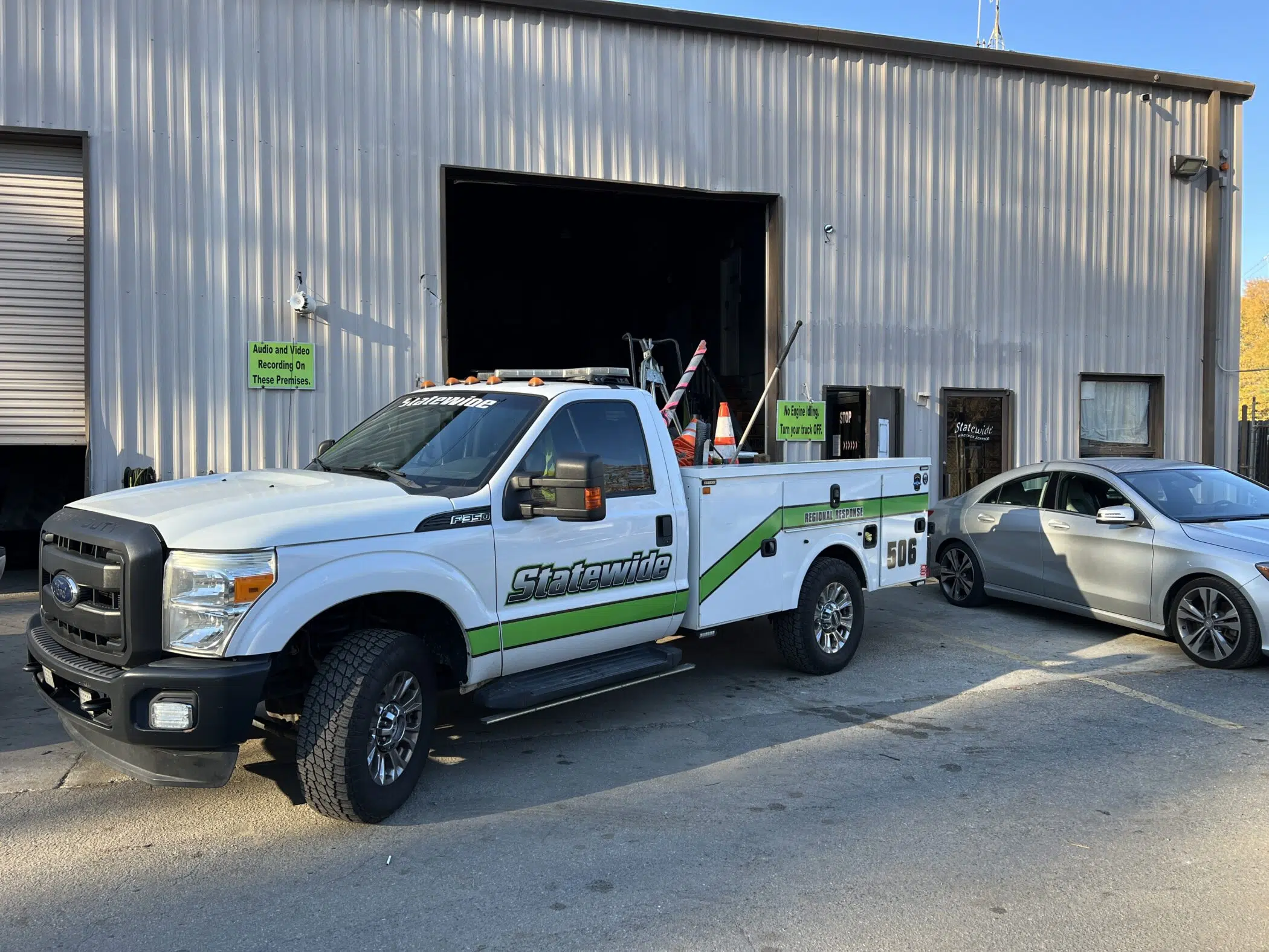 Towing vs. Roadside Assistance: Which Service Do You Need? 4 towing