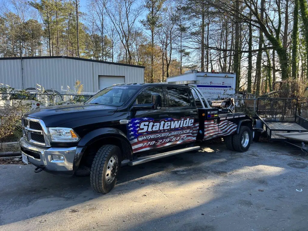How Can Broken Down Drivers Help A Professional Towing Company? 3 Statewide wrecker truck
